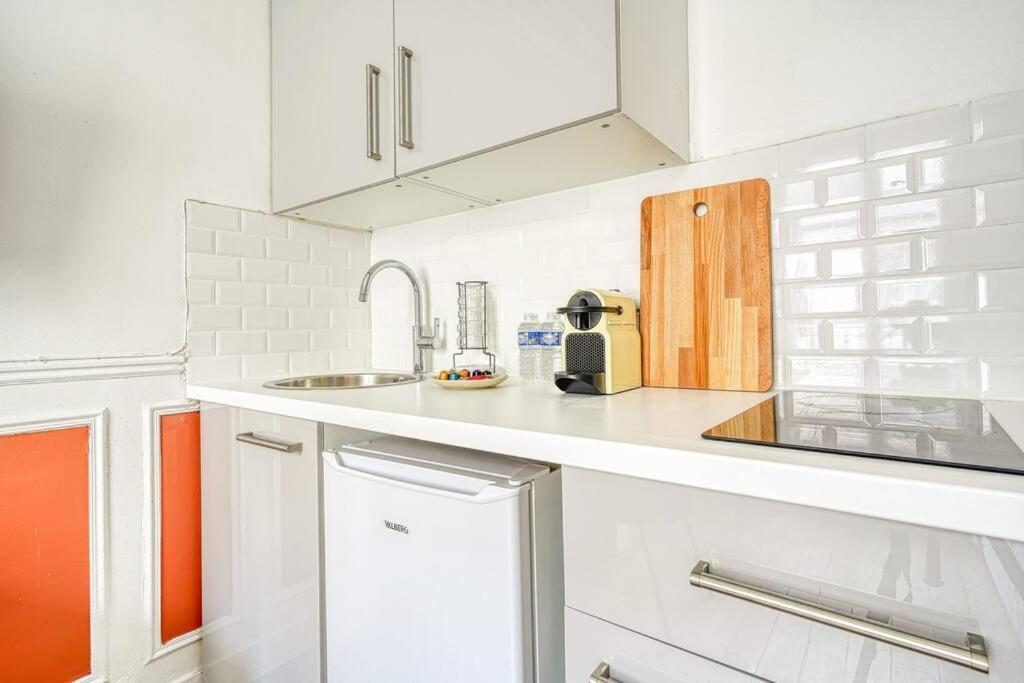 Apartment Center *