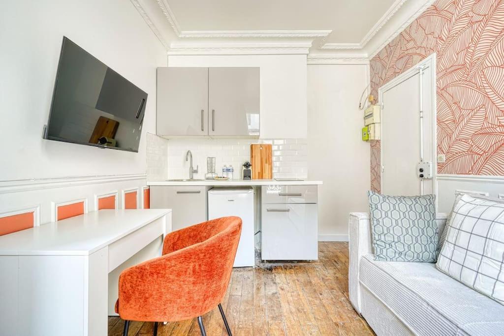 Apartment Center